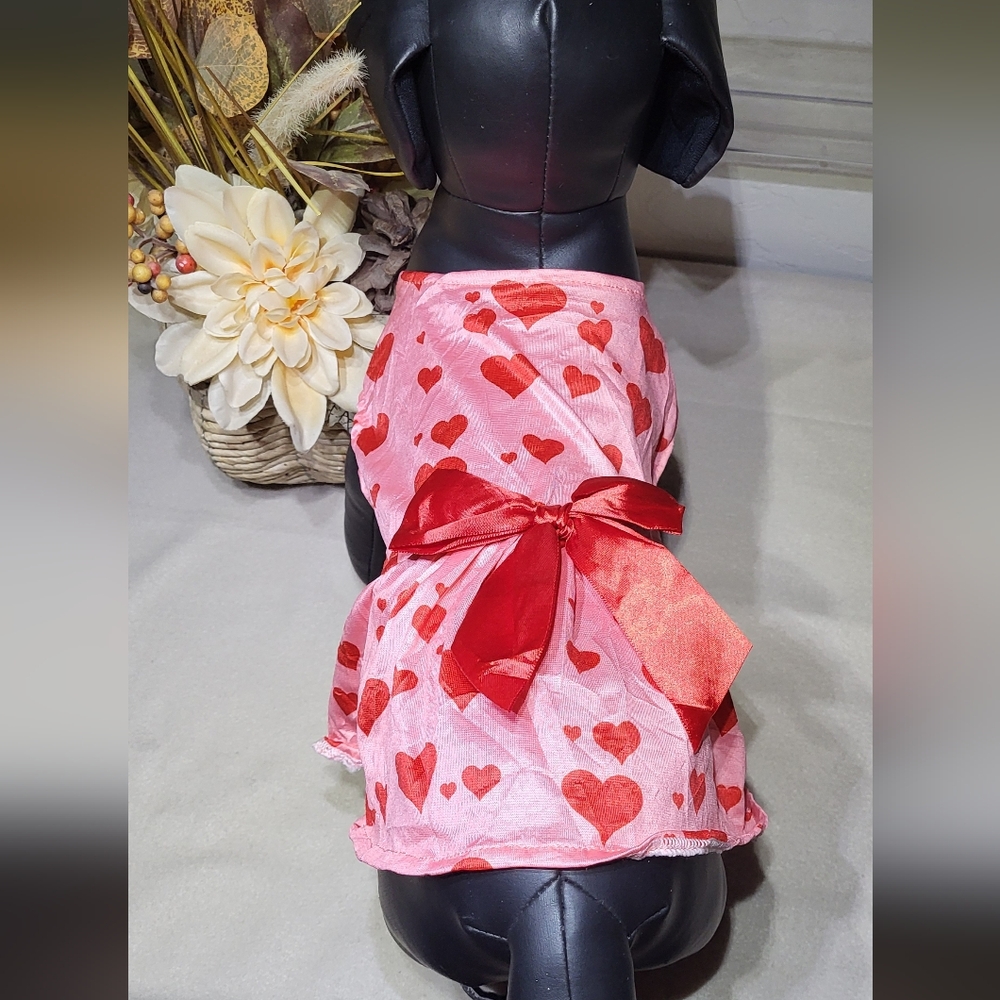 Pink/Red Valentine's Day Heart Print Dog/Pet Dress Costume Size Medium- NWOT - Picture 2 of 9